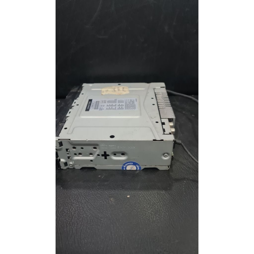 Head unit Single Din Alpine CDE-145 on tapi tombol2 tidak fungsi