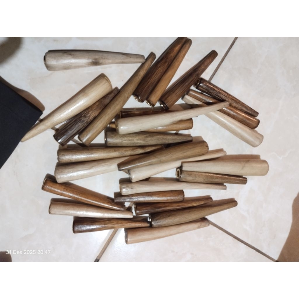 padudan rokok kayu hutan