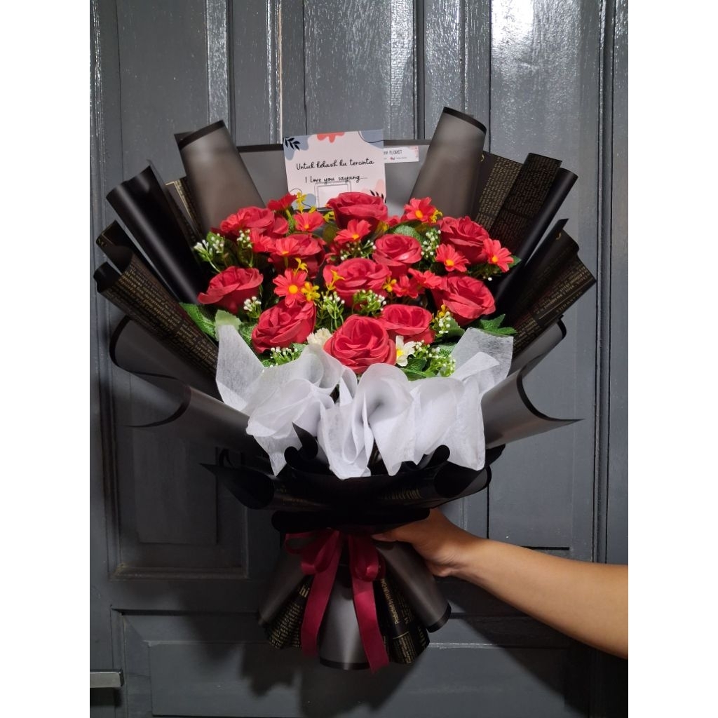 buket bunga mawar merah artificial/bunga palsu