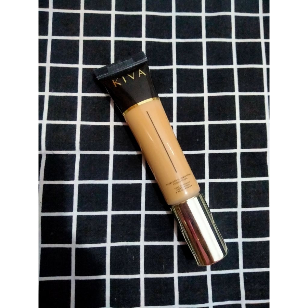 KIVA Flawless Illuminating Foundation - Matte Oil Control Ringan Liquid Foundation SPF 39 PA ++++