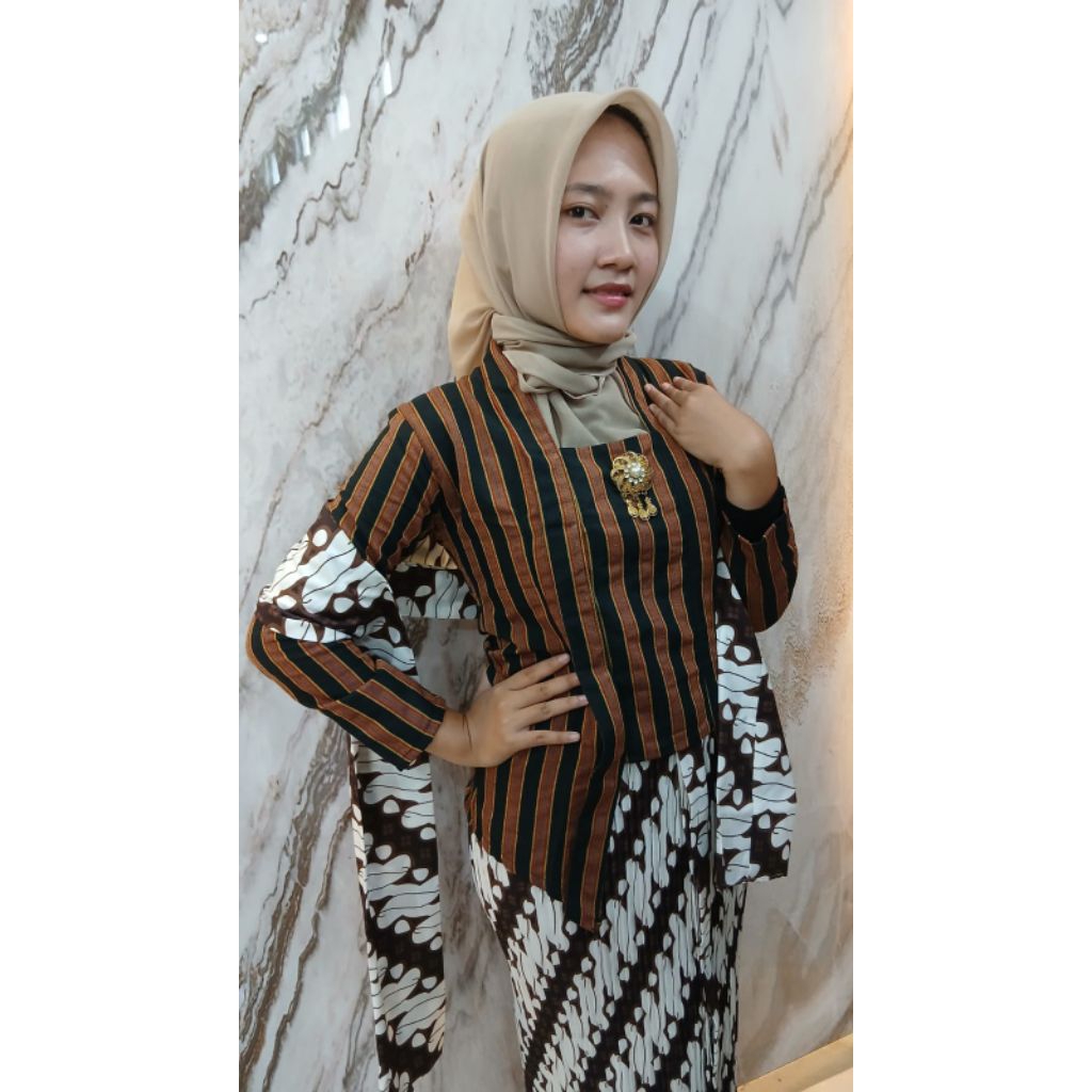 Kebaya KutuBaru Lurik