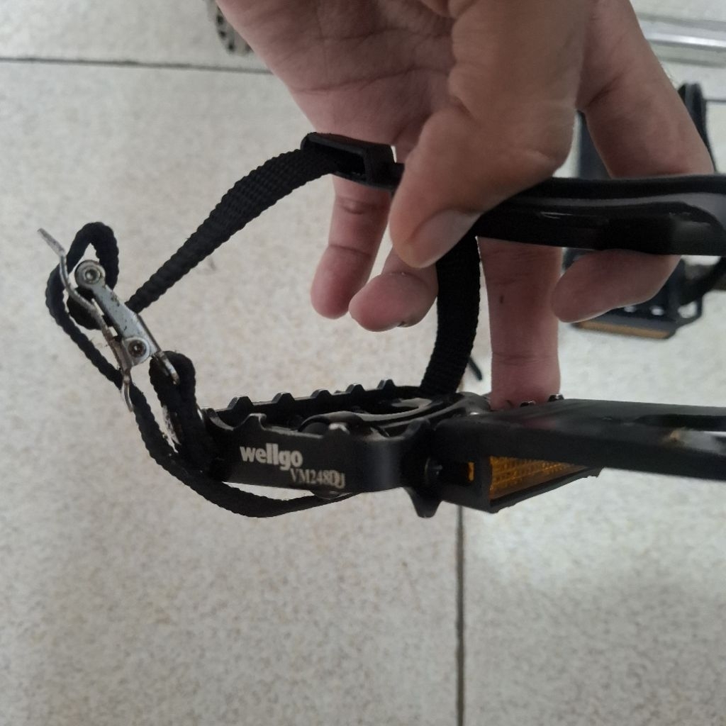 pedal toeclip wellgo hitam