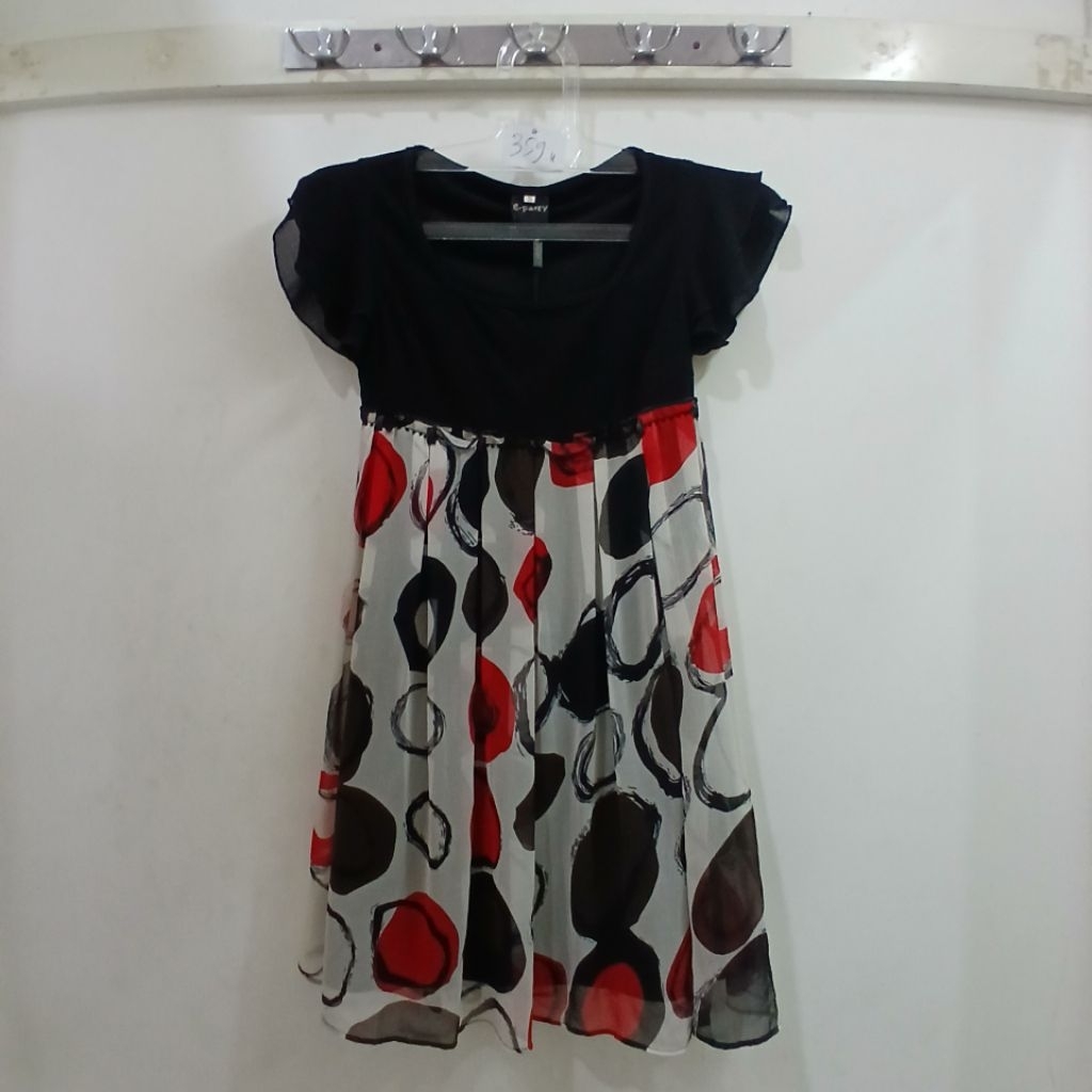 DS 359 Dress Wanita Hitam dengan Motif Polkadot Merah dan Putih Elegan untuk Acara Santai