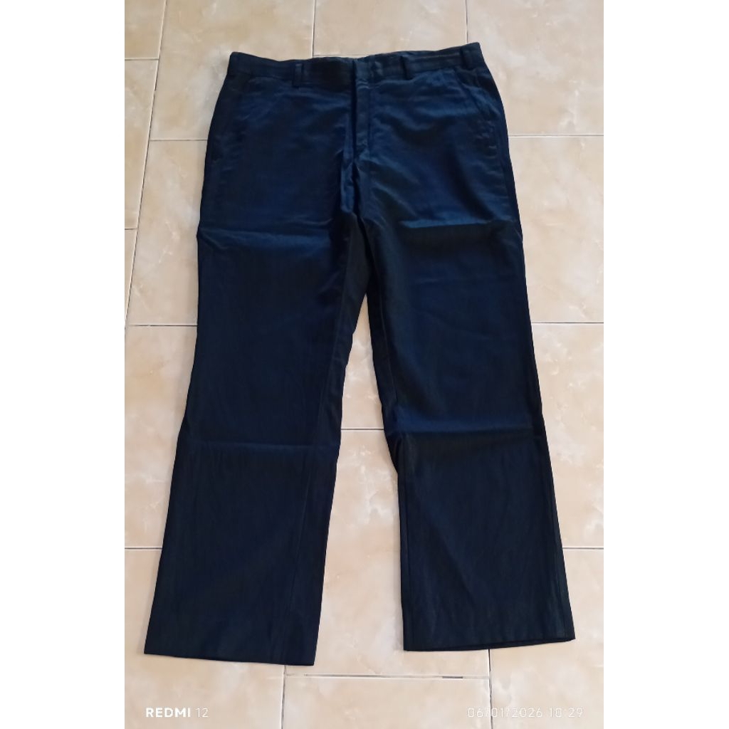celana panjang hitam slim fit pria
