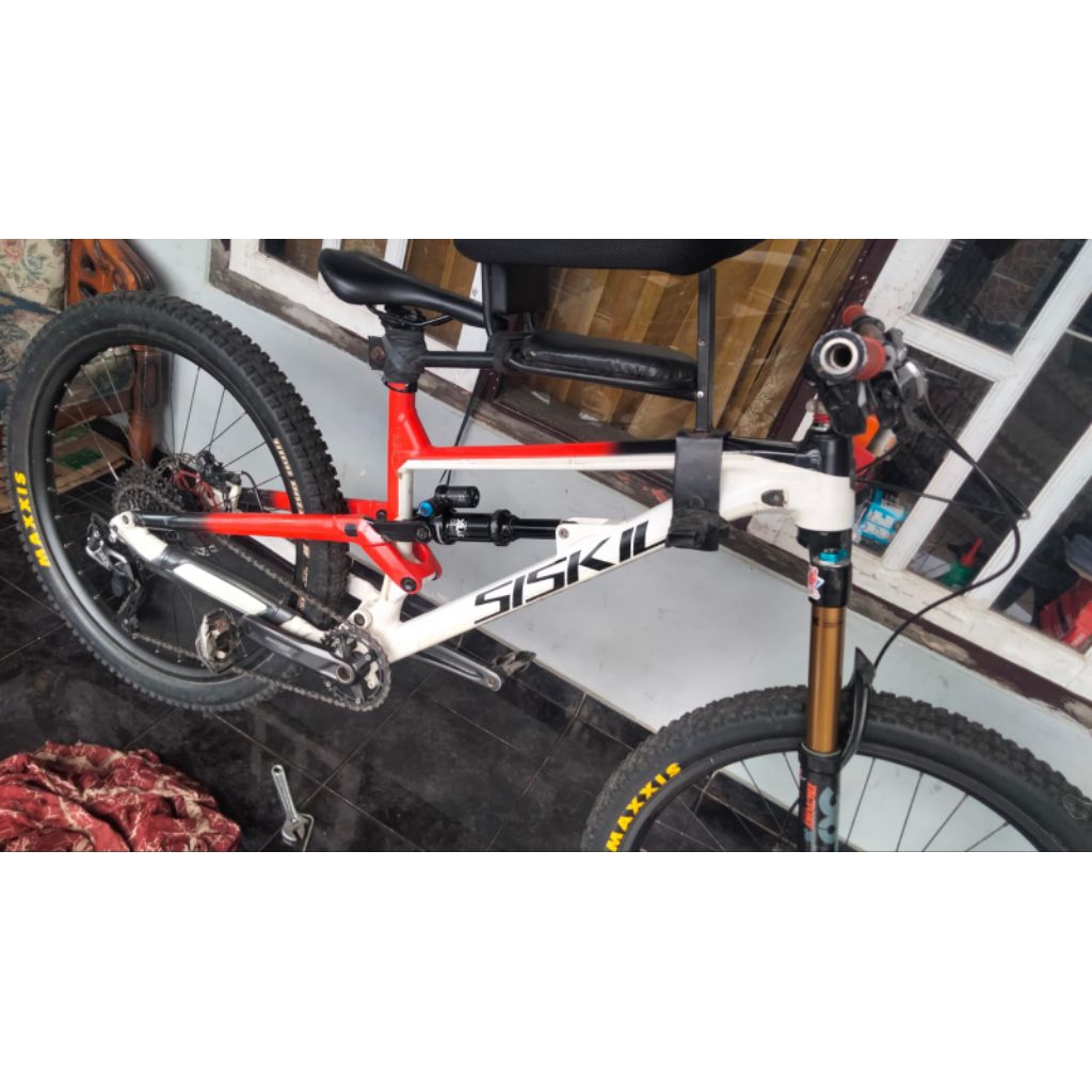 Sepeda DH Polygon Siskiu N9