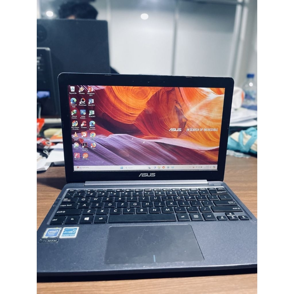 Laptop Asus Vivobook E203MAH | 4 GB | HDD 500GB | Bisa Nego