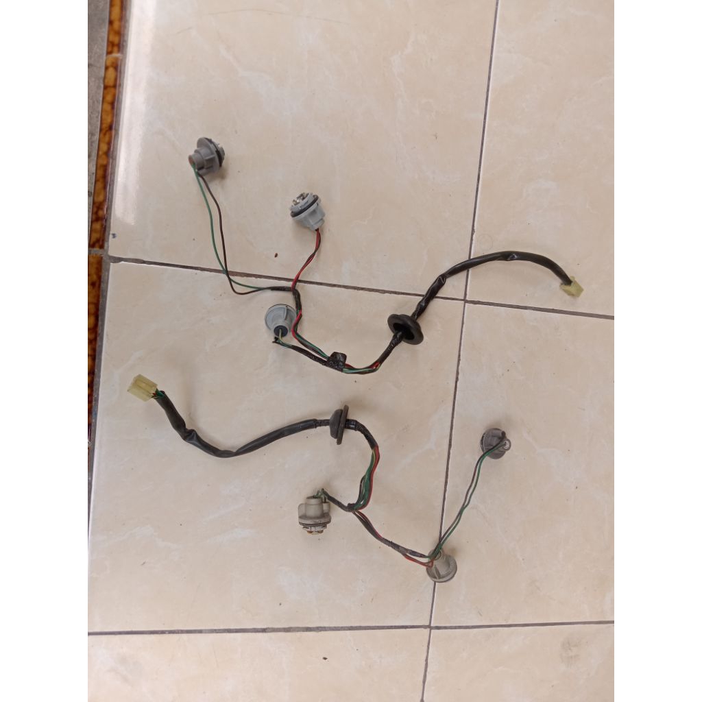 soket stoplamp Avanza Xenia lama original