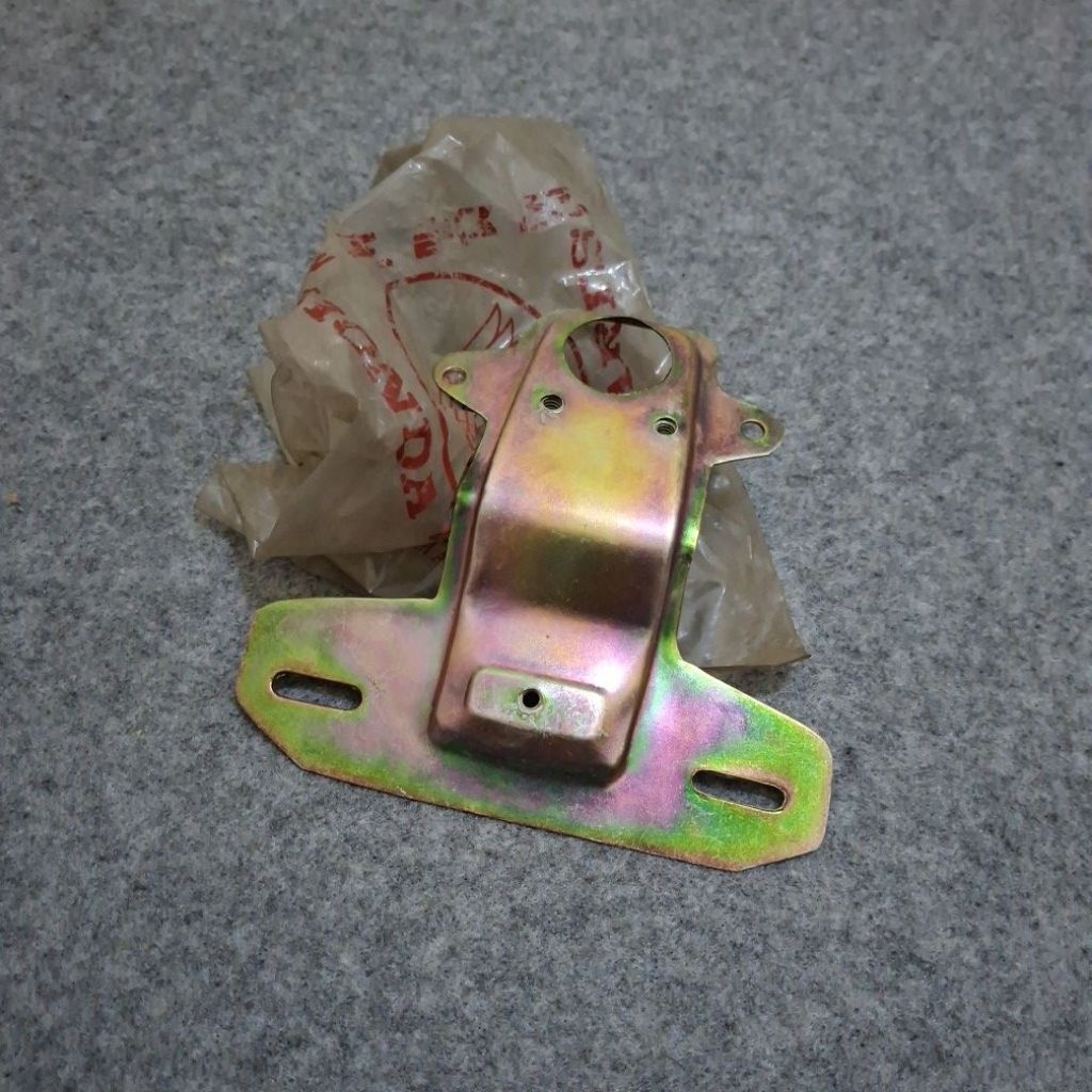 Pangkon Bracket Breket Dudukan Stoplamp Lampu Belakang Stop Lamp Lampu Honda C 700 C 800 SUPERCUP As