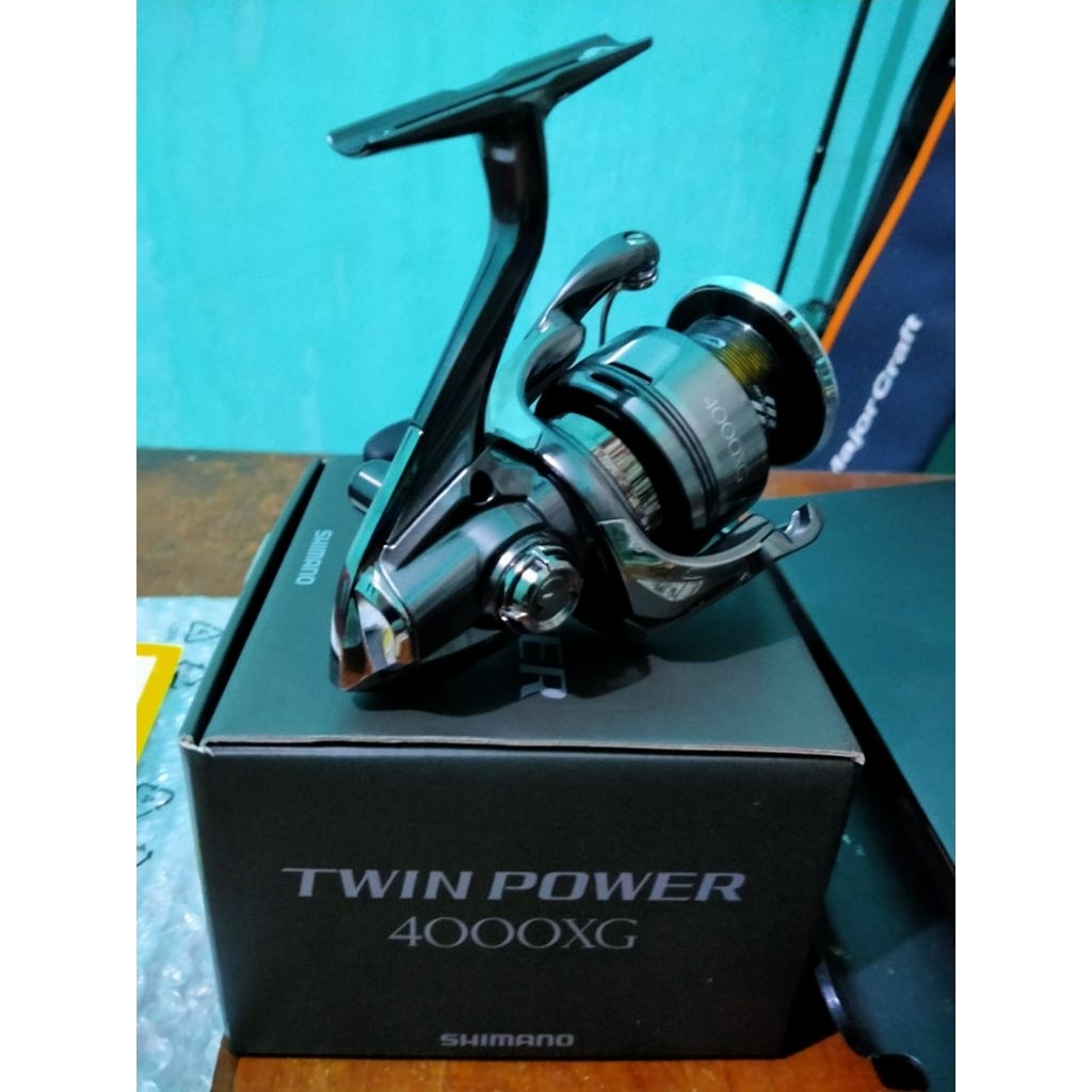 Reel Shimano Twin Power FE 4000XG 2024