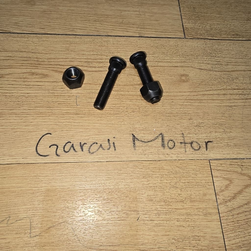 BAUT RODA PANJANG HUB BOLT HARDTOP L300 L200 Kijang