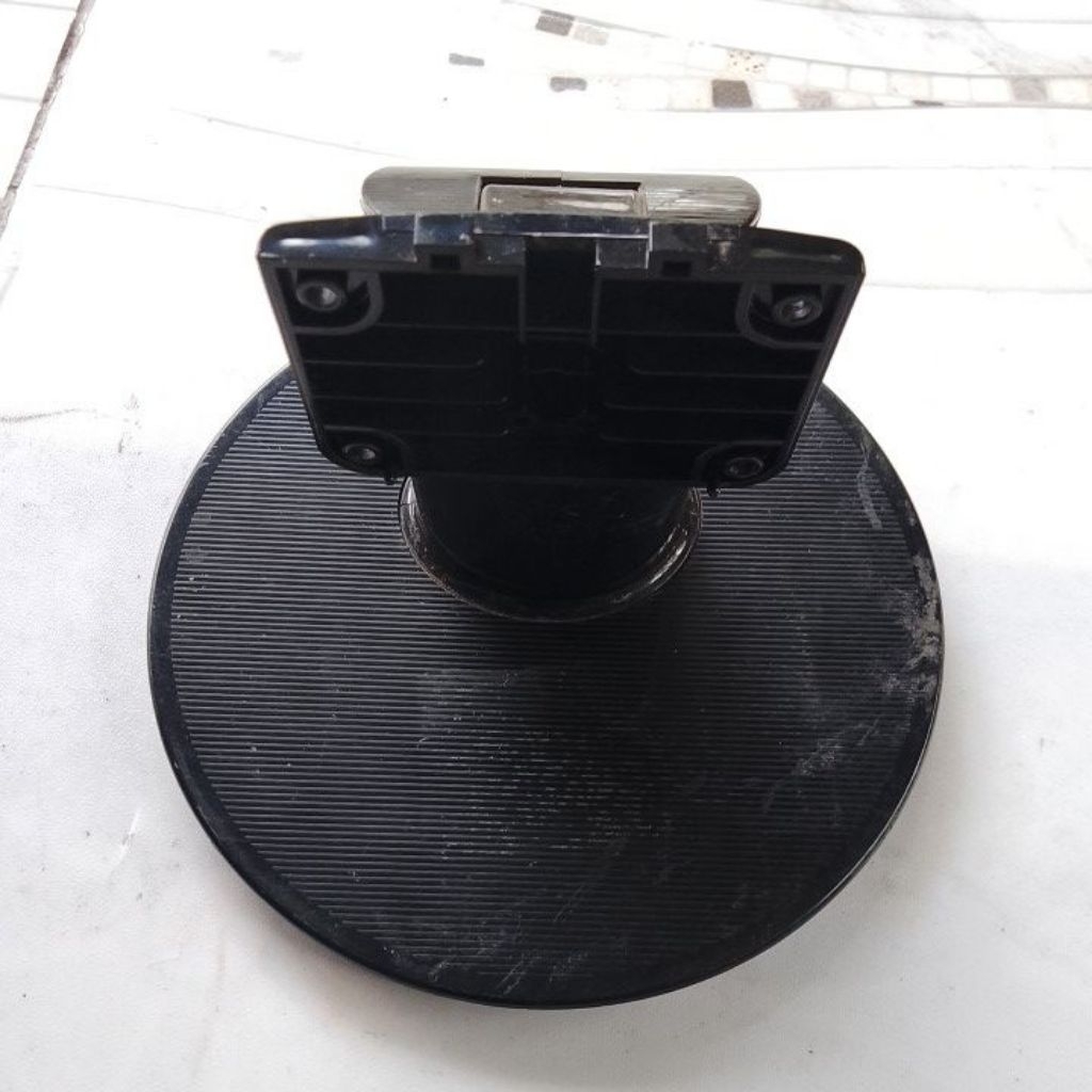 Kaki Monitor LG L177WSB-PF