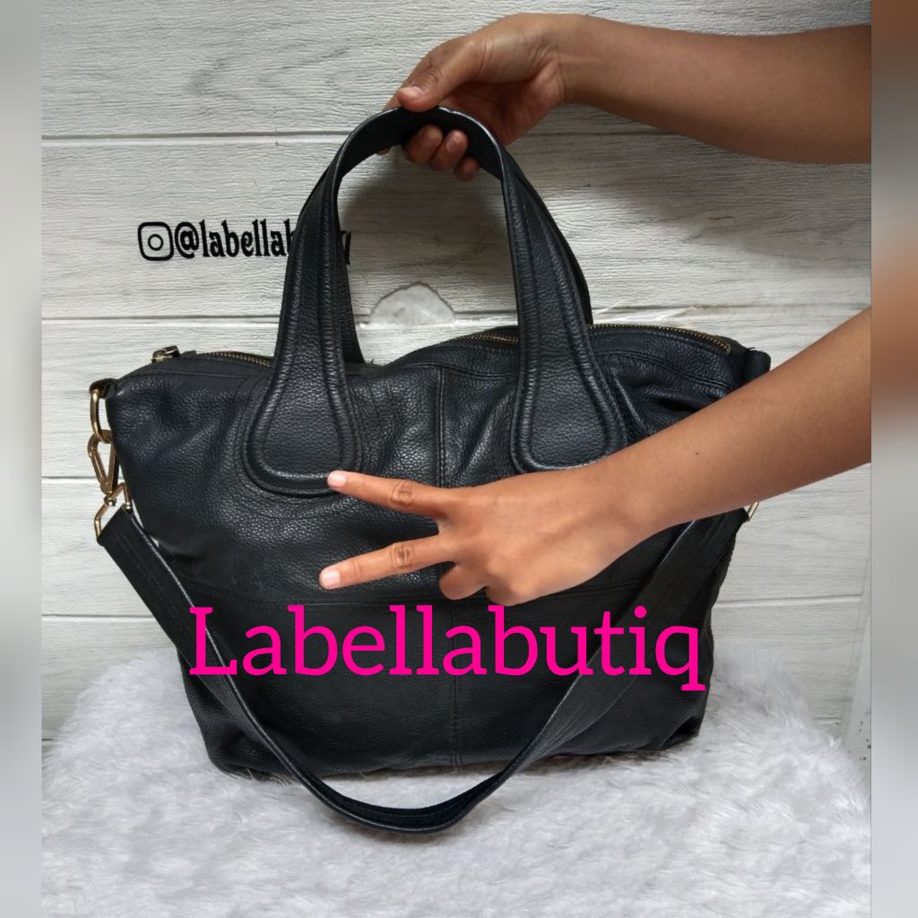 Della Stella Tas Wanita Kulit Asli Hitam