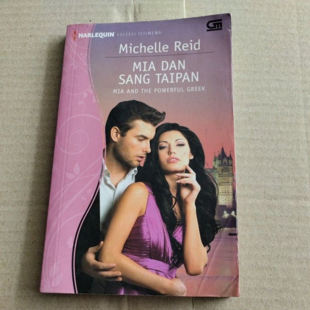 BUKU NOVEL MIA DAN SANG TAIPAN