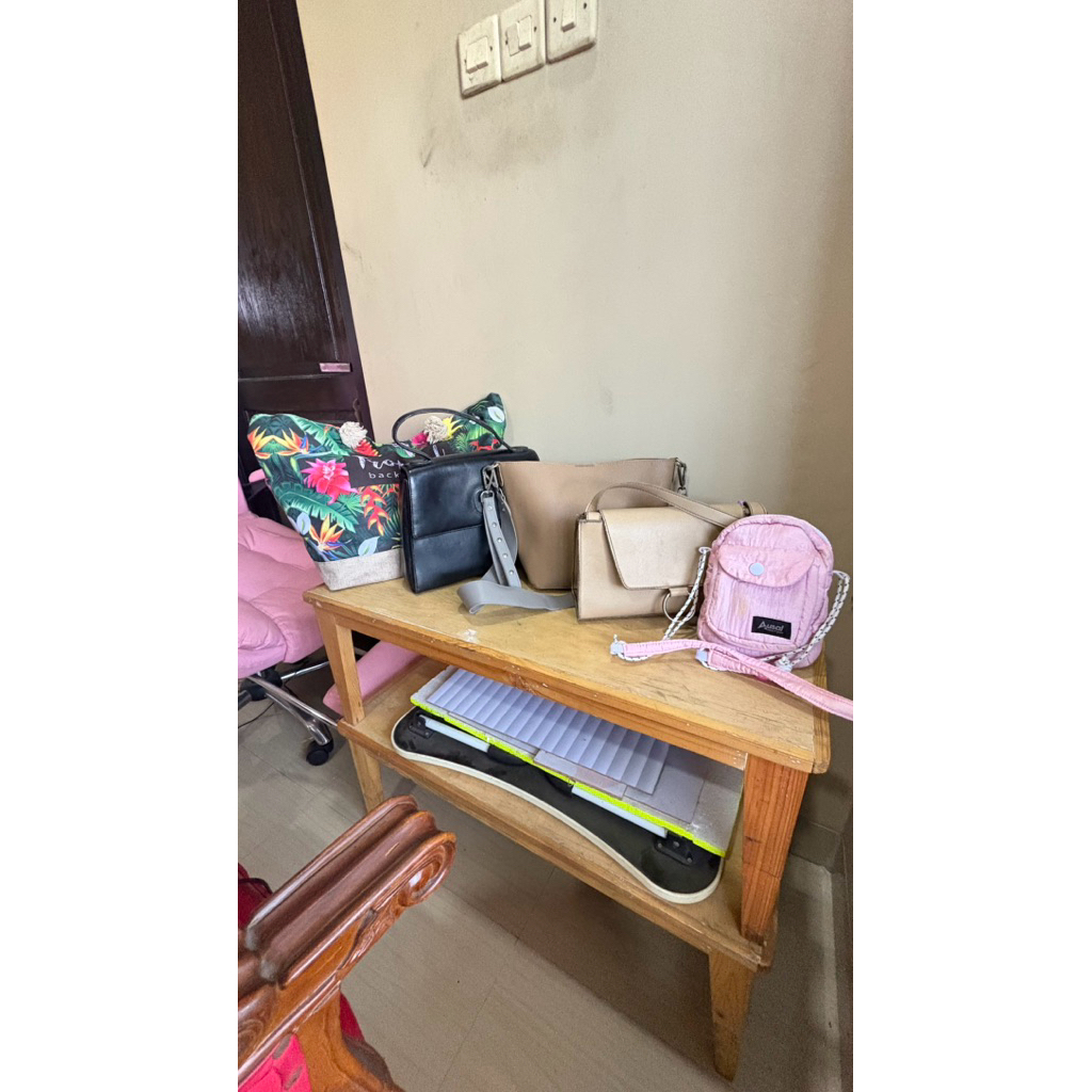 HAND BAG, TOTE BAG, SLING BAG, TAS HP PEMAKAIAN PROBADI MINUS WAJAR, TAS SELEMPANG PRELOVED PRIBADI