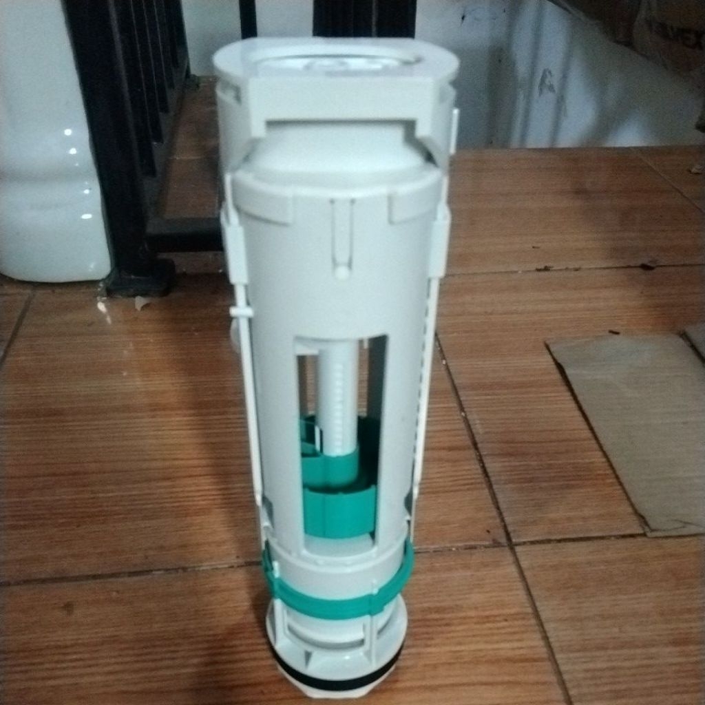 Flasing Alat kloset duduk Toto ori bekas  model dua flash