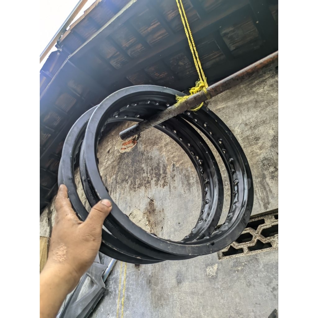 Velg lingkaran Ring 14 Vrosi Hitam