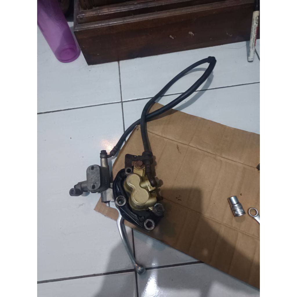 Kaliper set master rem depan yamaha fizr/vega/jupiter original