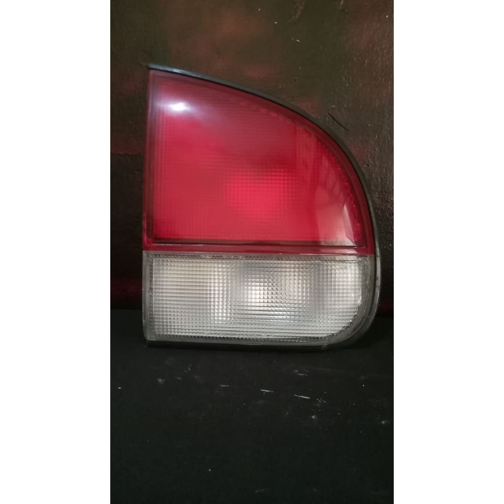 Reflektor Bagasi Lampu Pintu Bagasi Daihatsu Espass Original sebelah kiri LH