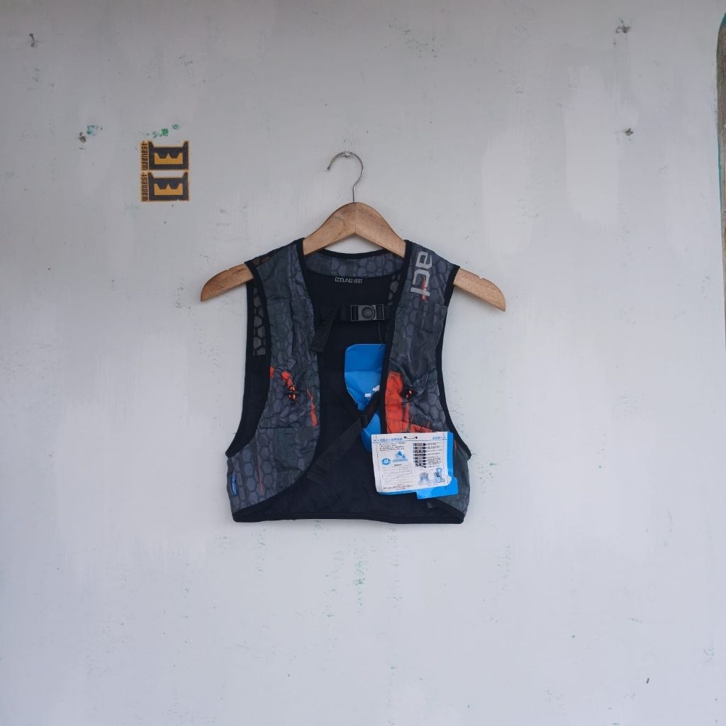 Vest Ice Assist Cooling Vest