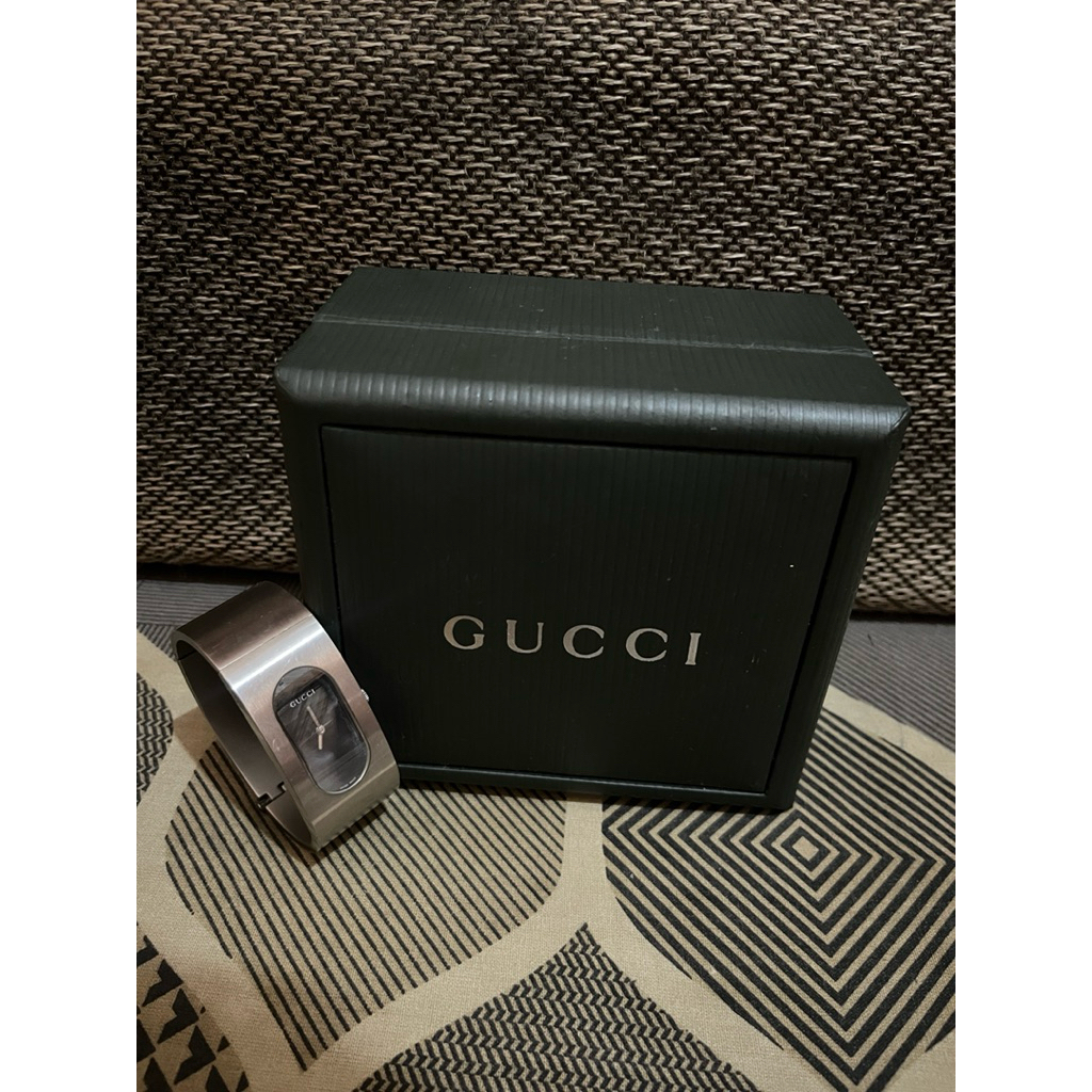 gucci watch