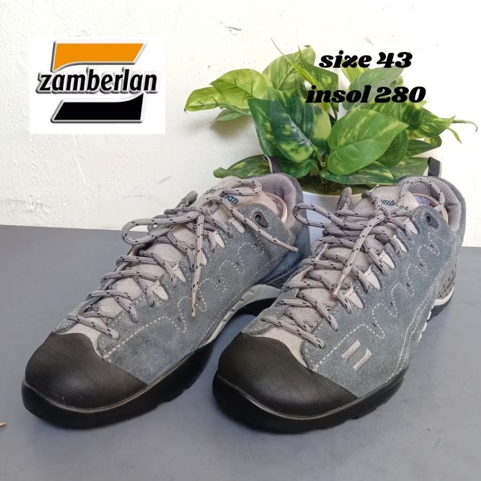 sepatu hiking zamberland
