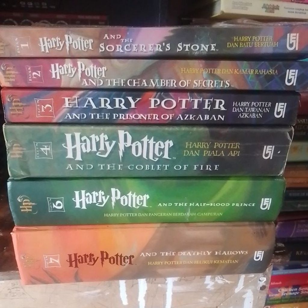 HARRY POTTER JILID 1,2 3 ,4,5 DAN JILID 6 DAN 7