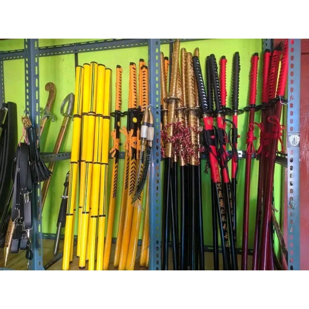 katana bambu kuning