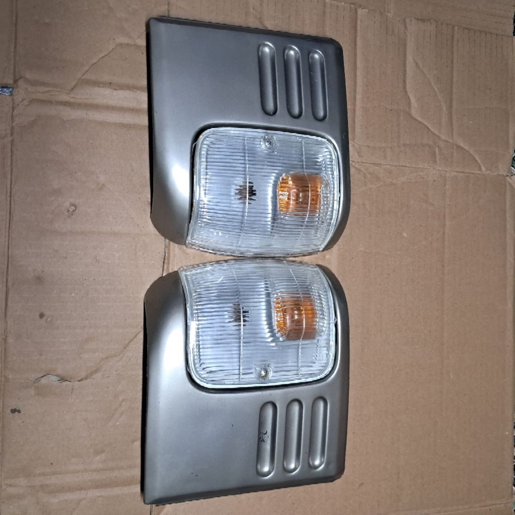 Lampu Sein Reting Grill Daihatsu Zebra Jumbo S89P Satu Set