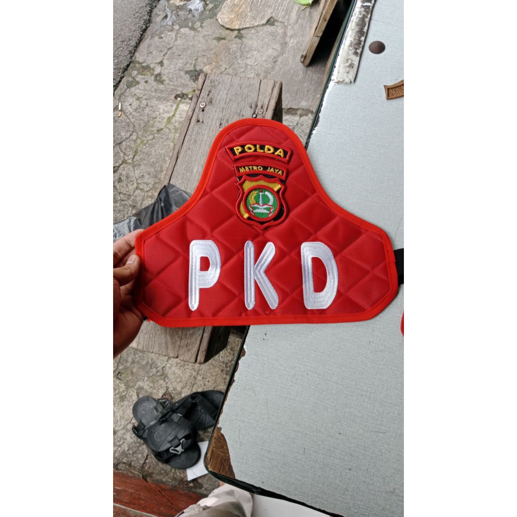 Ban Lengan Pkd -Ban lengan Pkd Merah Tulisan Putih