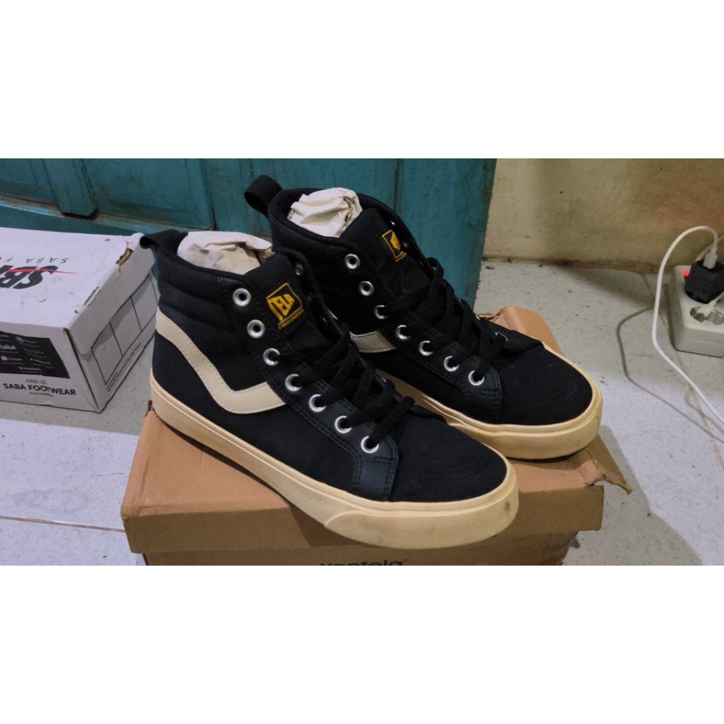 Ventela Republic High PRELOVED