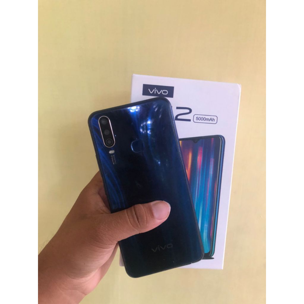 Di jual HP Vivo Y12 RAM 3/64 fullset Barang bagus kondisi Normal siap pakai