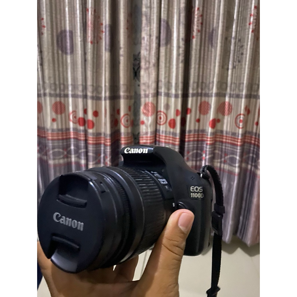 canon 1100 D