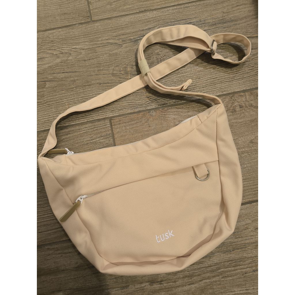 Sling bag tas selempang tusk preloved