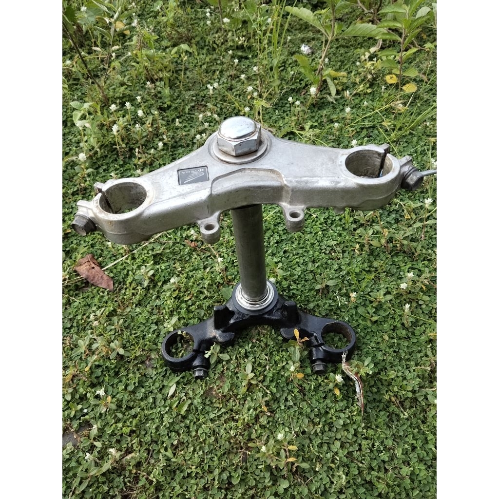 triple T T atas T bawah rajawali segitiga sok depan set Honda CBR 150R cbr 150r old lama cbr thailan