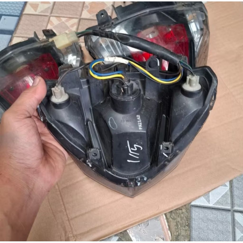 lampu belakang mio m3/mio z original cabutan