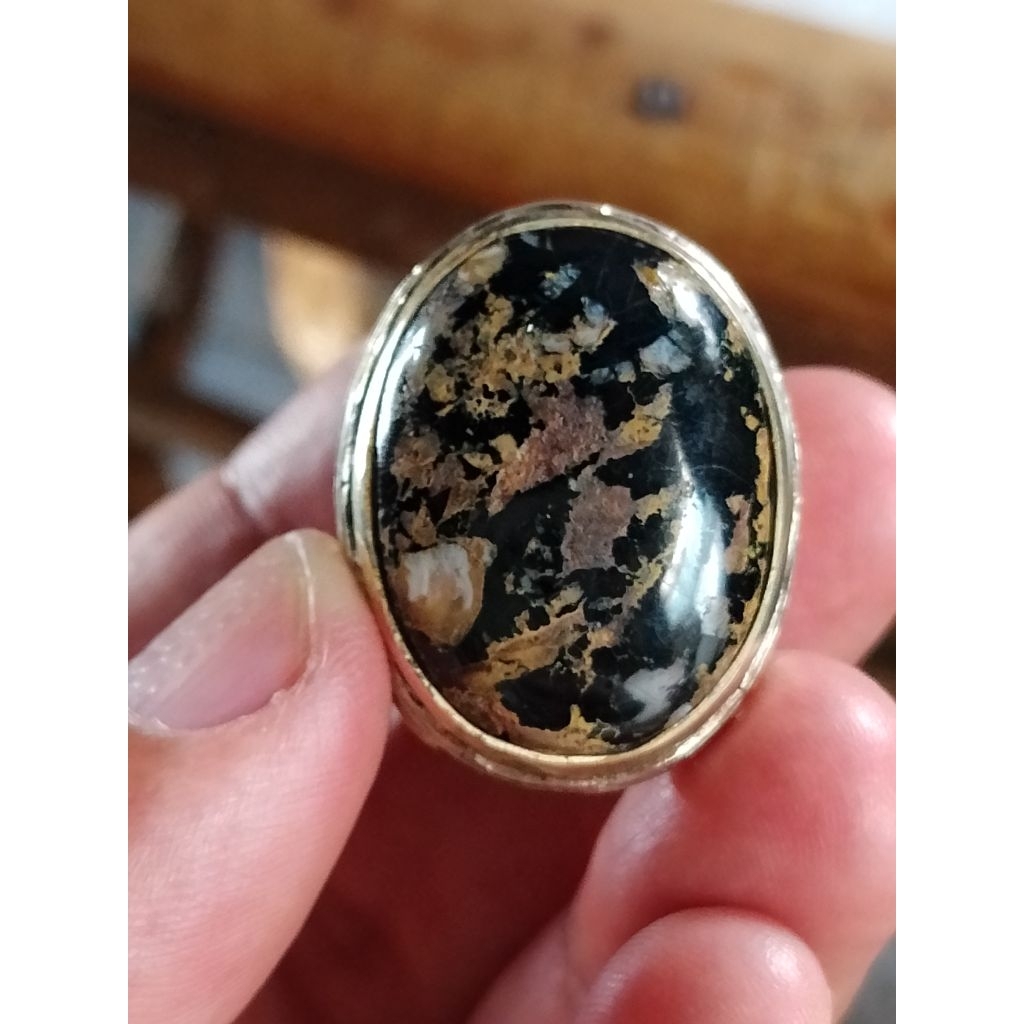 CINCIN BATU PIRUS PERSIA WARNA HITAM GRADASI URAT EMAS NATURAL