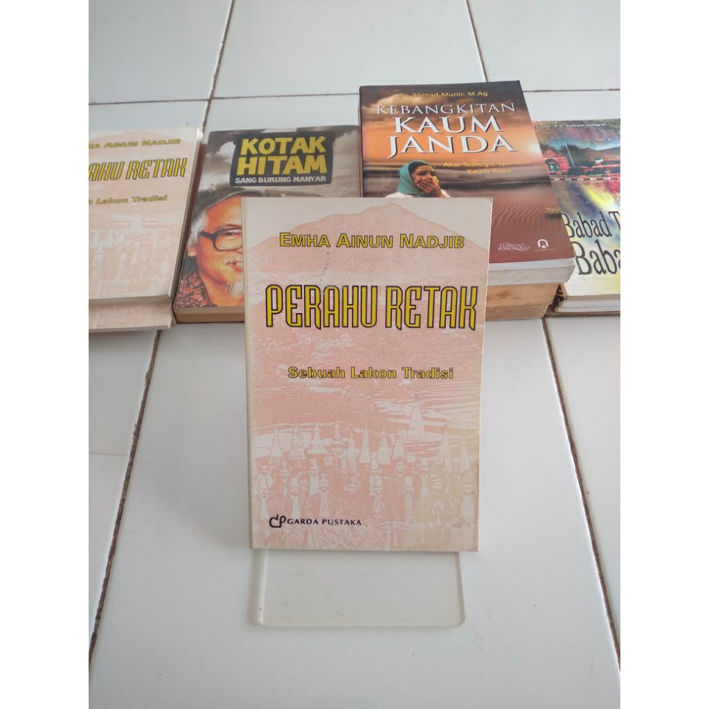 emha ainun nadjib perahu retak