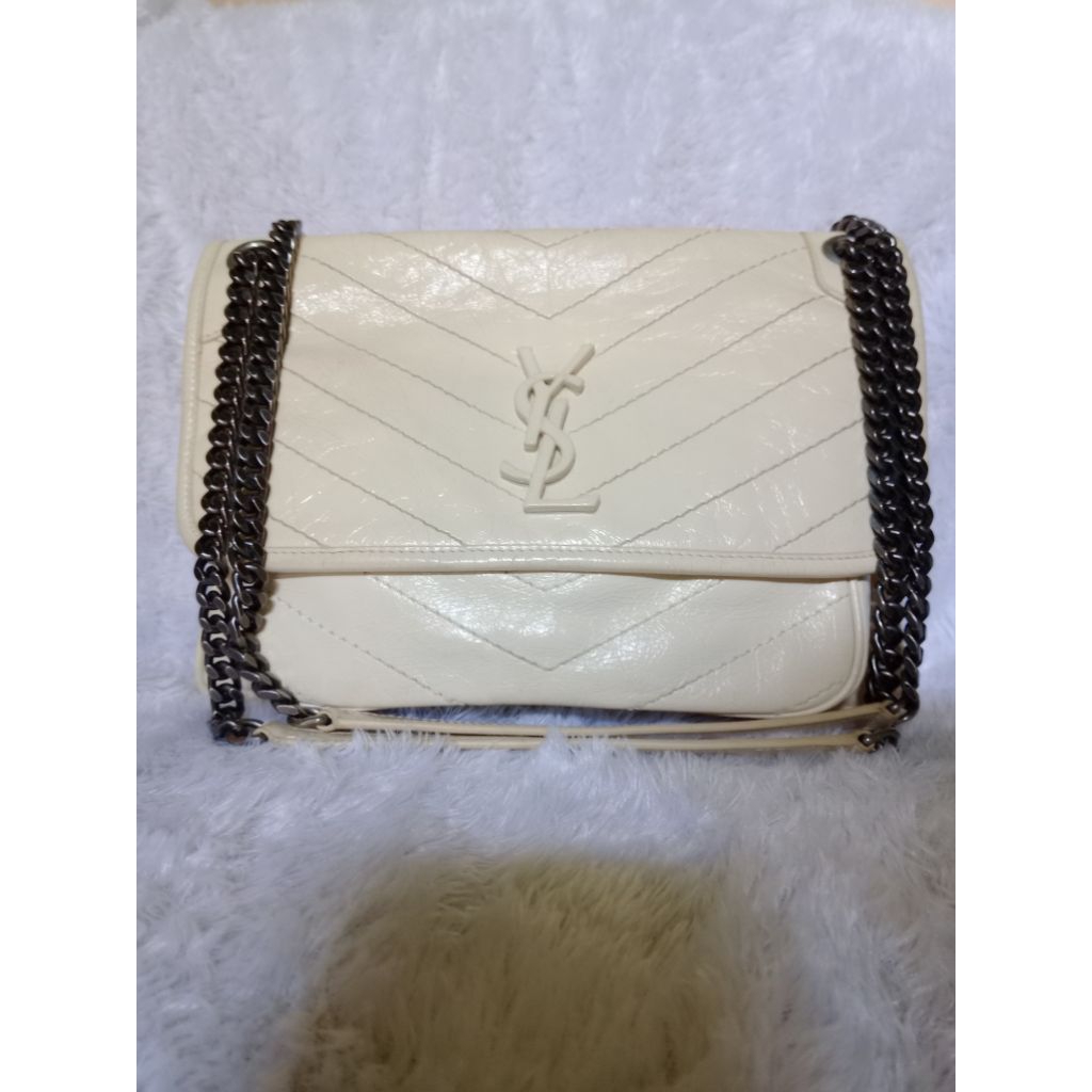 yslNiki medium preloved bag broken white