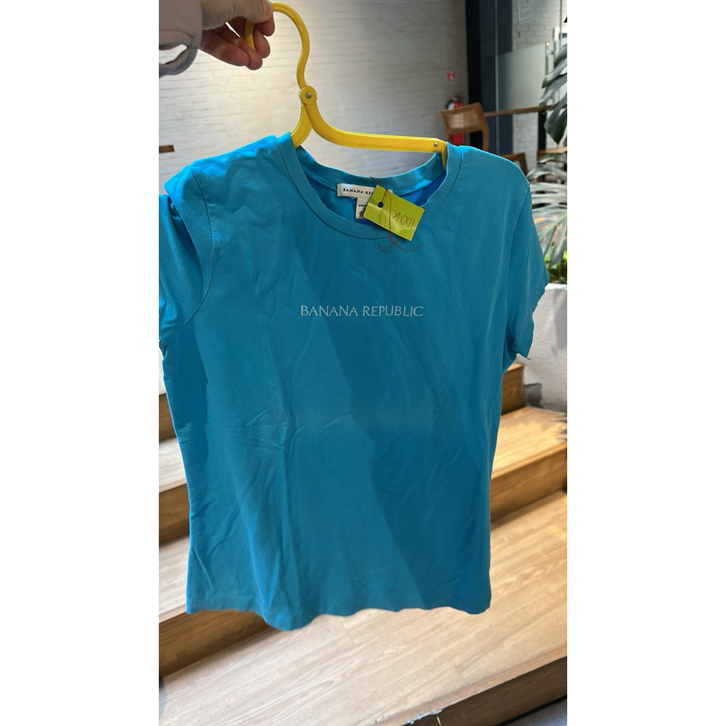 kaos Banana Republic biru preloved Small