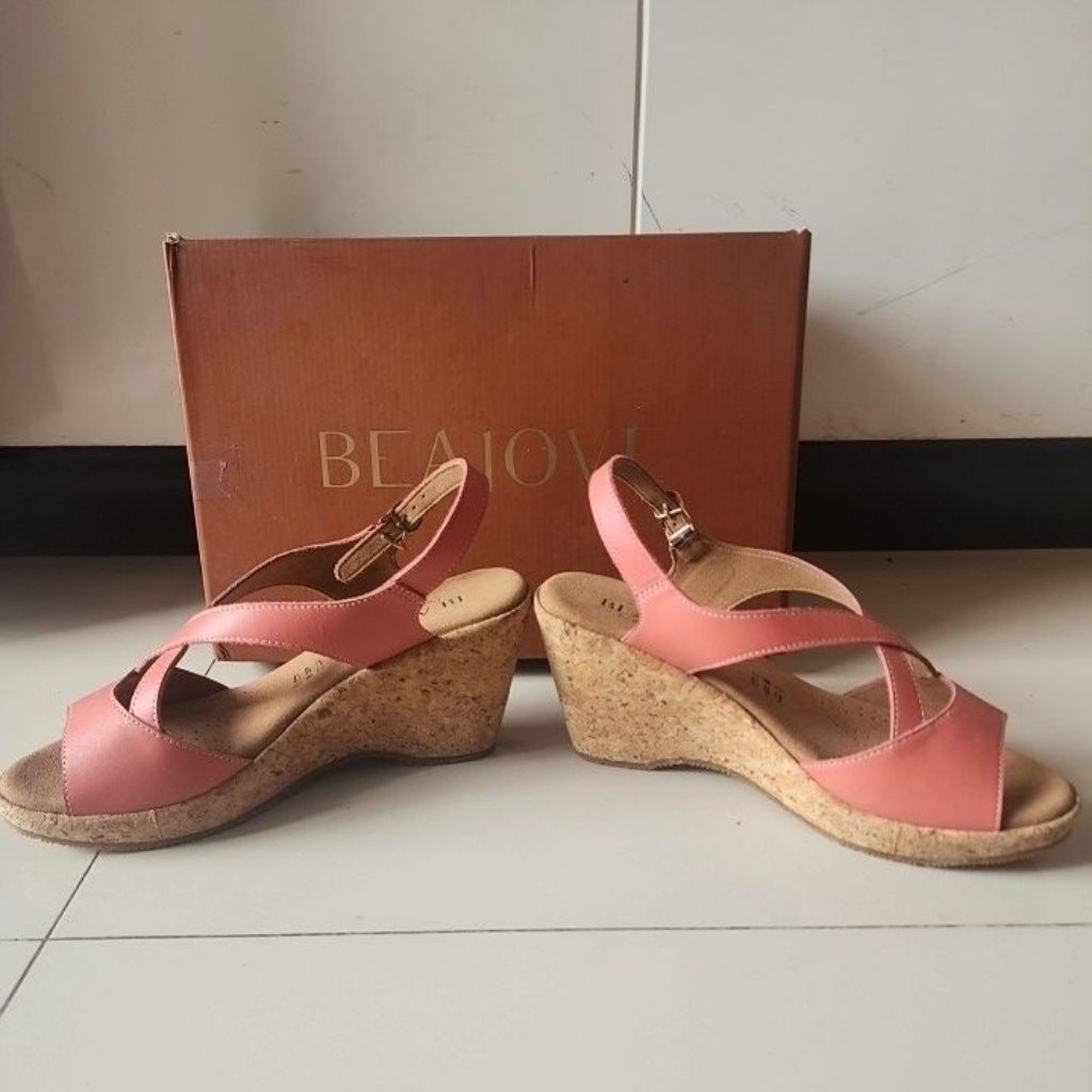 preloved sepatu high heels hak tinggi BEAJOVE size 38