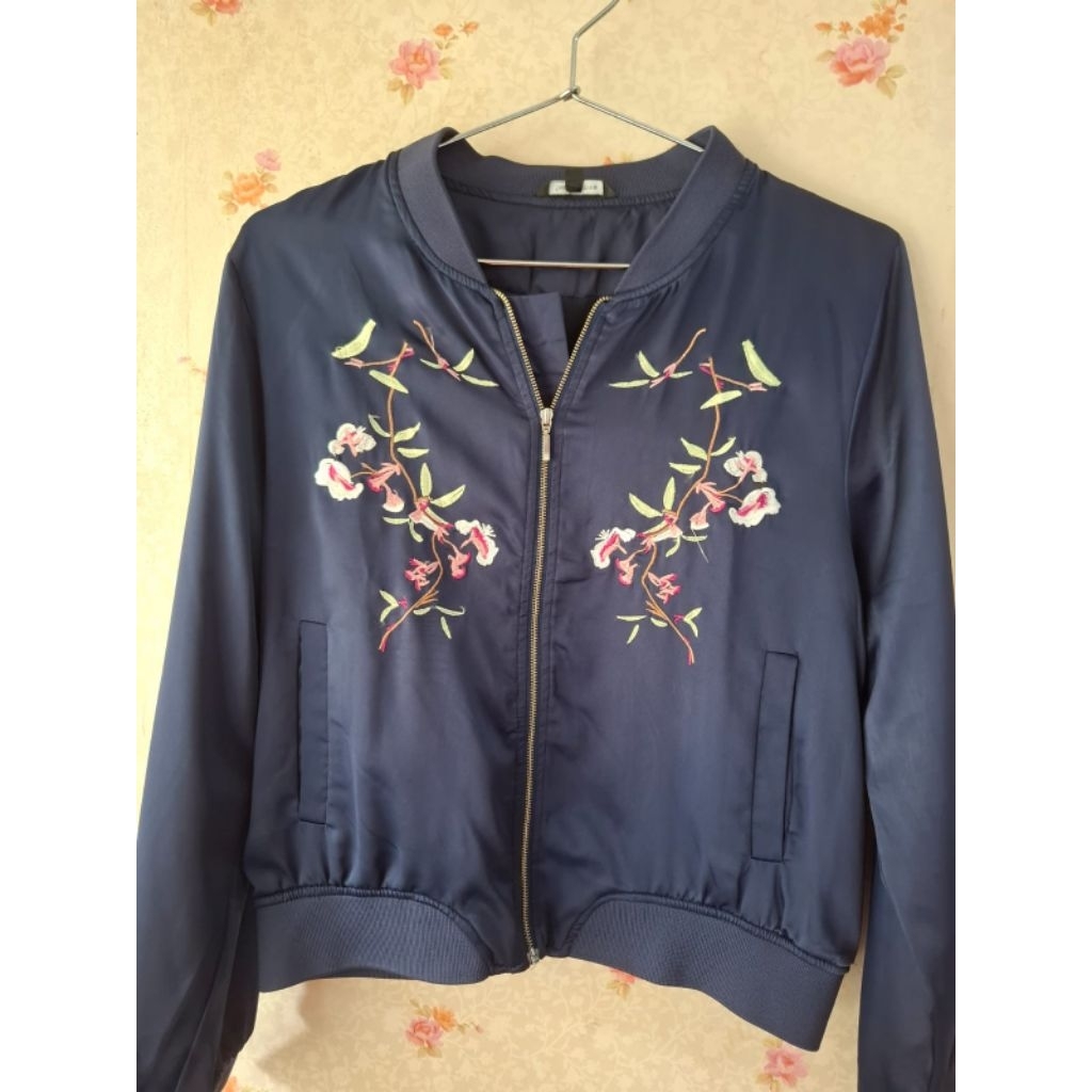 preloved jacket satin silk bordir the executive M