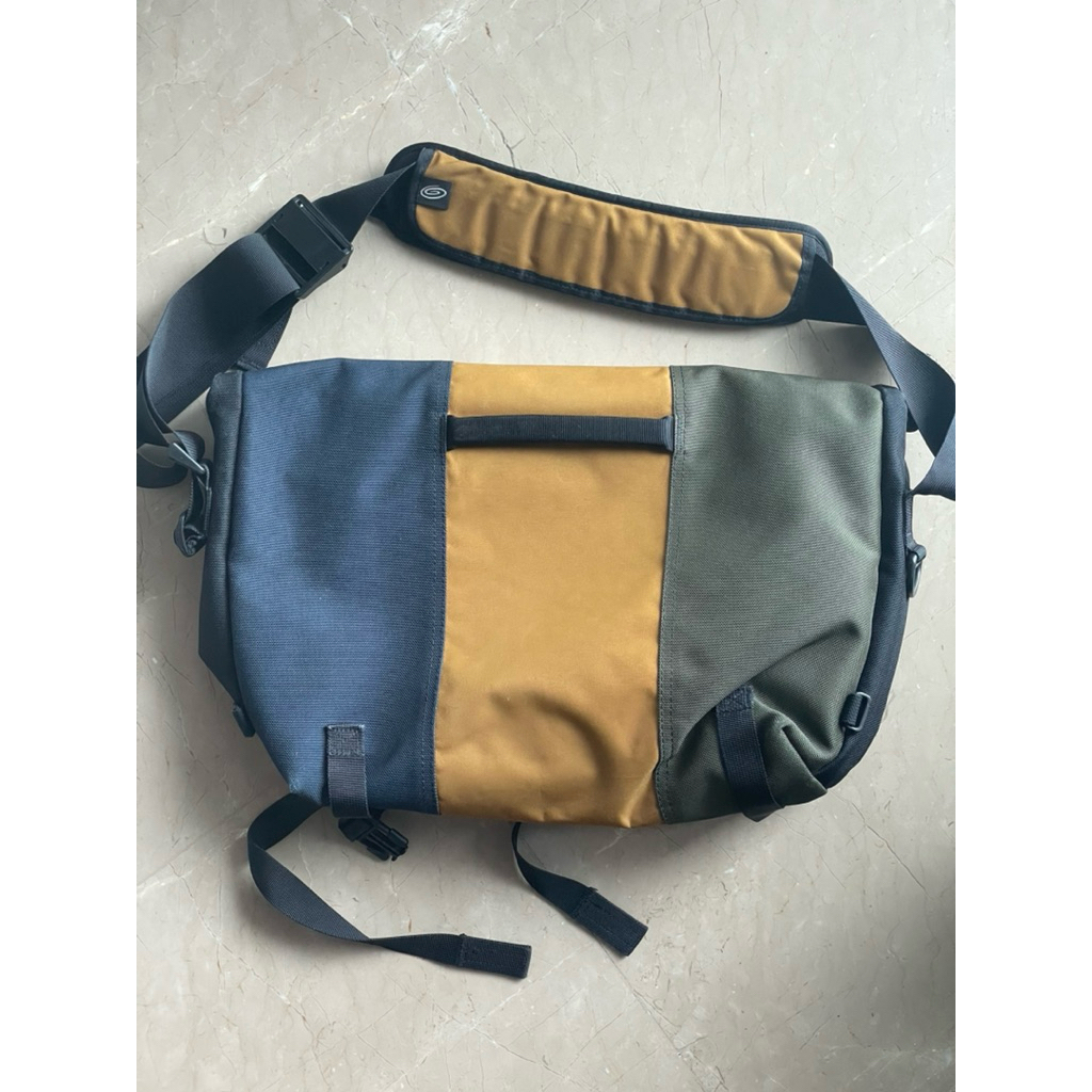 Preloved Timbuktu Classic Messenger Bag