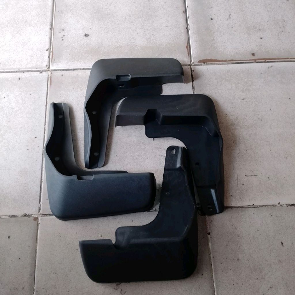 mud guard karpet lumpur mobil avanza xenia 2022-2025