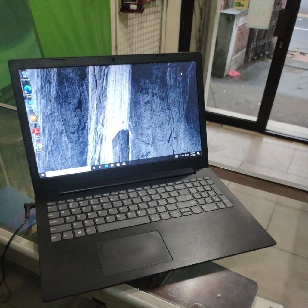 laptop second Lenovo Ideapad 130-15AST.          L01
