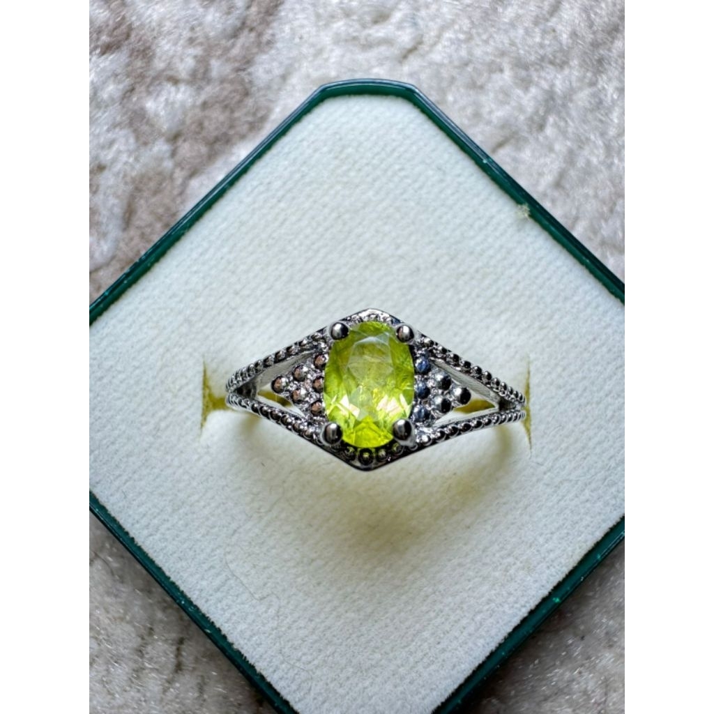 cincin batu peridot