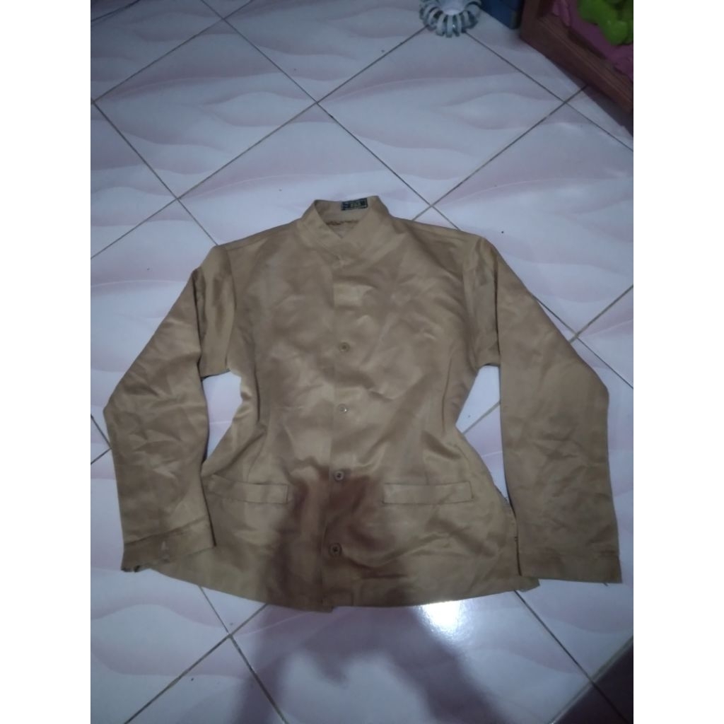 preloved baju pramuka crop bahan licin