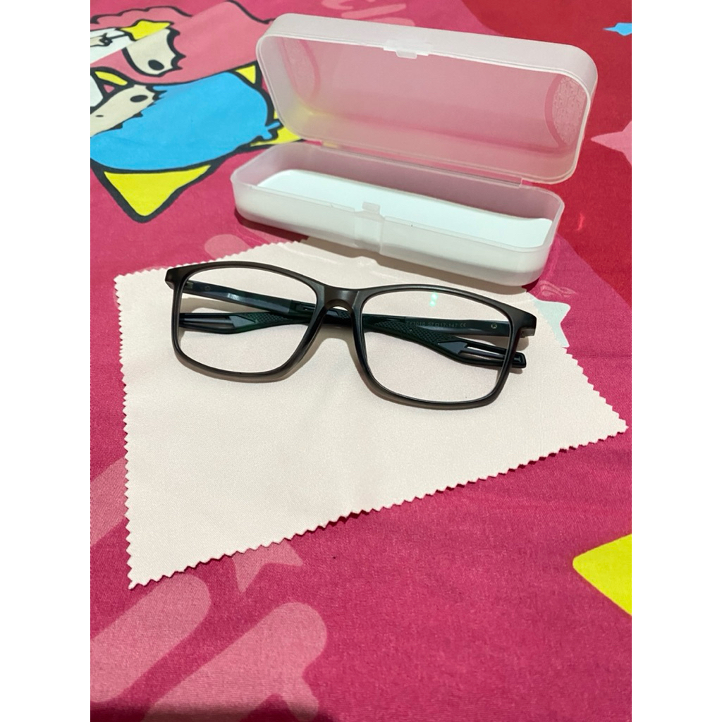 KACAMATA MINUS (0,5)