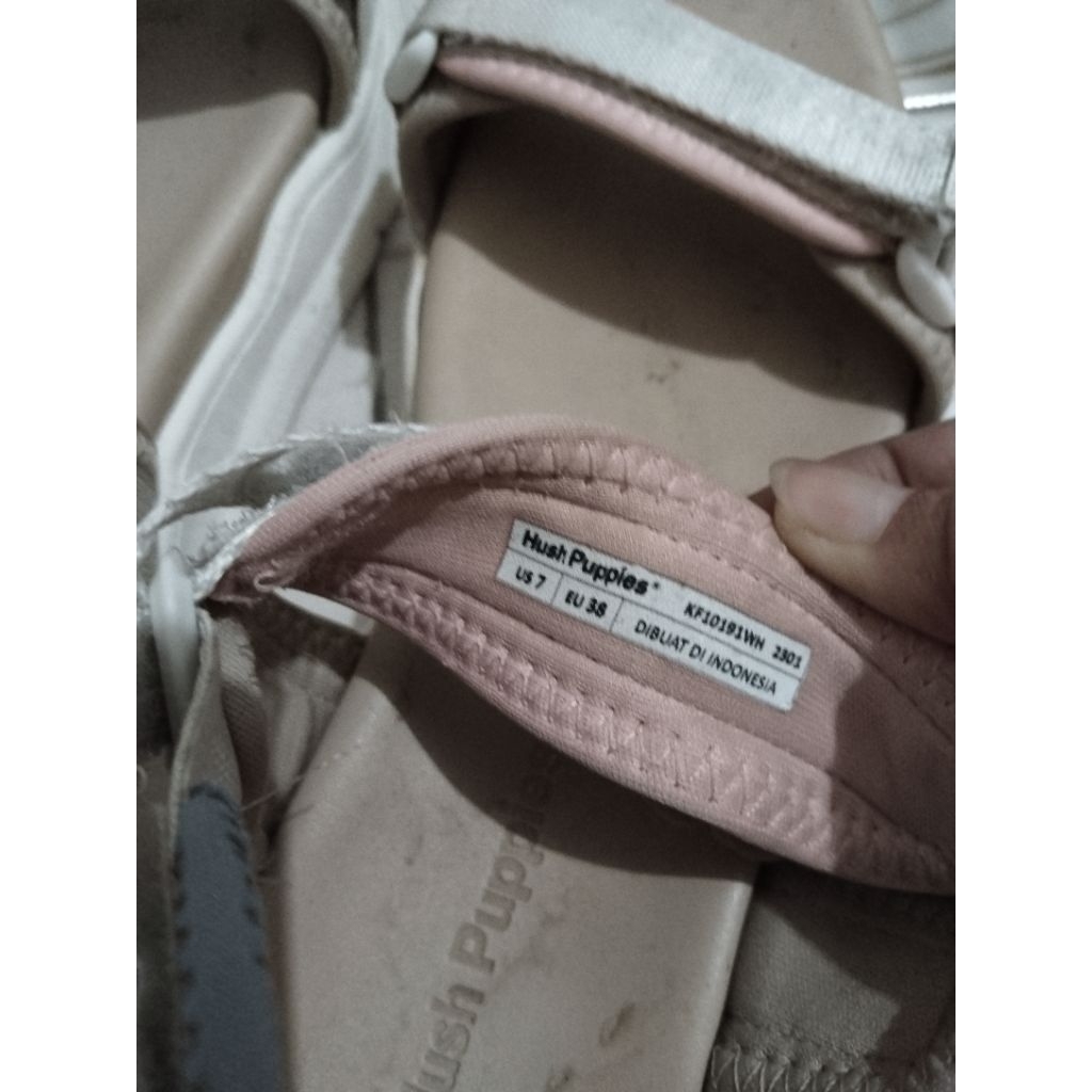 Preloved sepatu sandal hush puppies