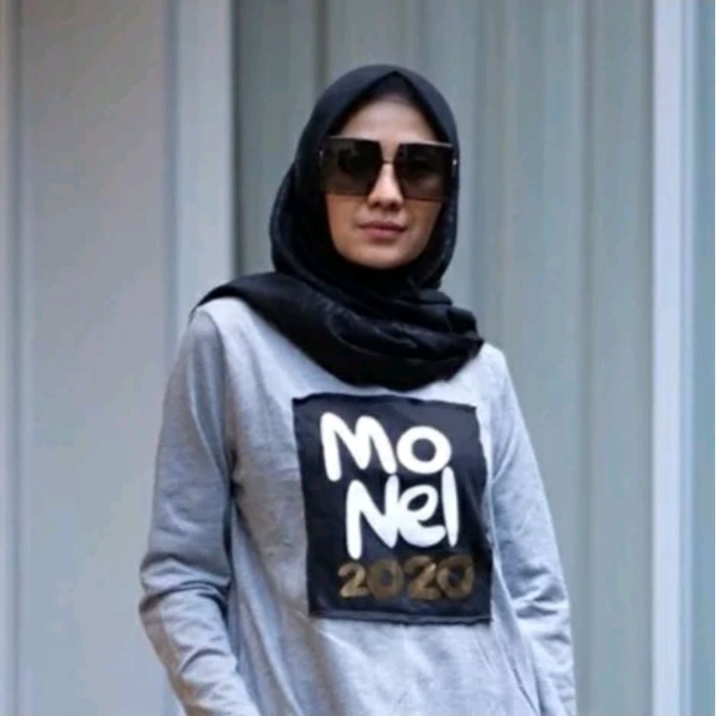 Sweatshirt kaos monel -Deenay dan Hanna