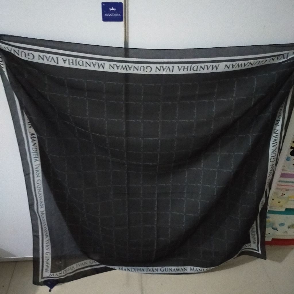 MANDJHA BLACK IVAN GUNAWAN SCARF FASHION HIJAB HITAM